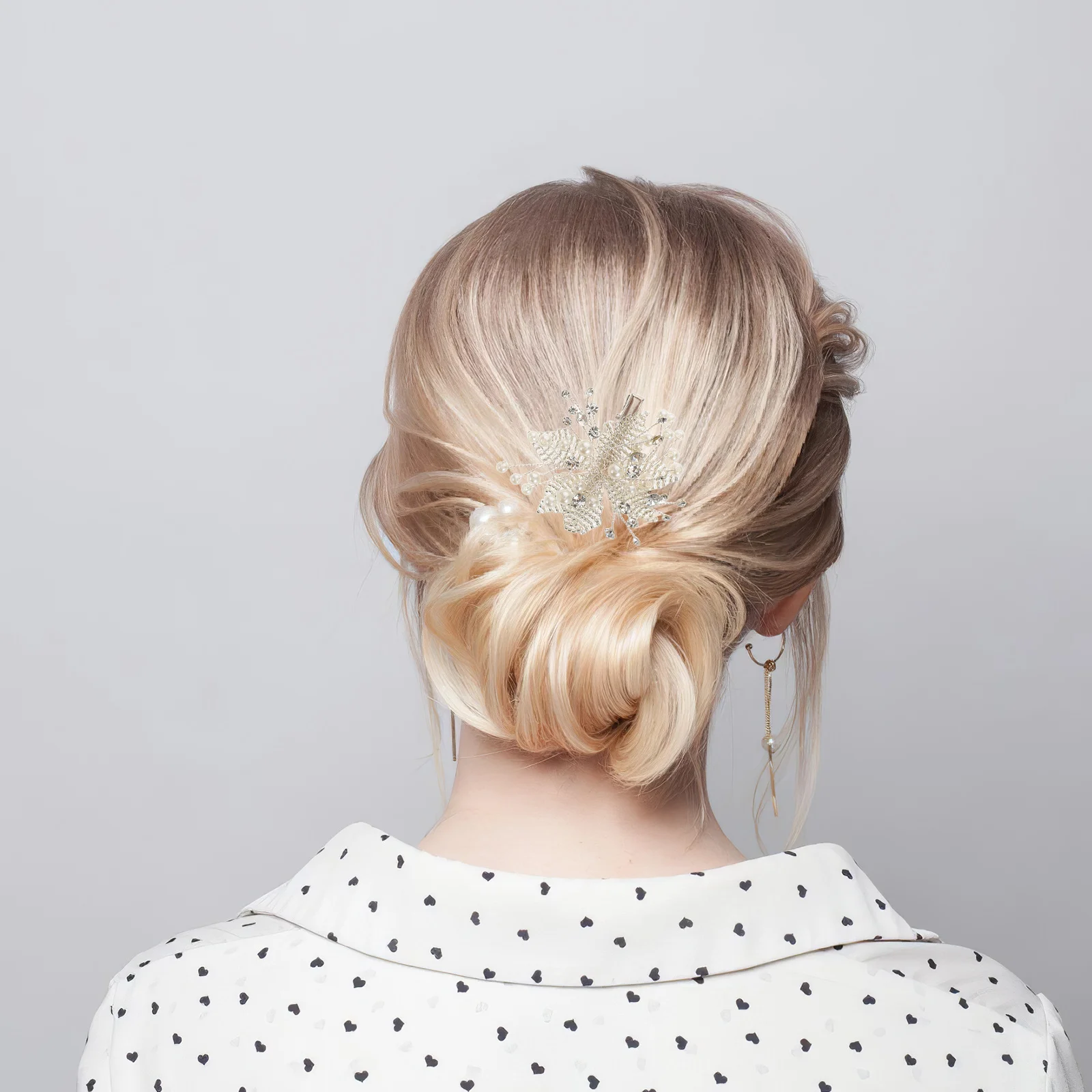 

2 шт., свадебные заколки для волос со стразами и жемчугом, цветок ручной работы, боковой зажим, свадебные украшения для волос, ювелирные изделия для укладки, свадебные головные уборы