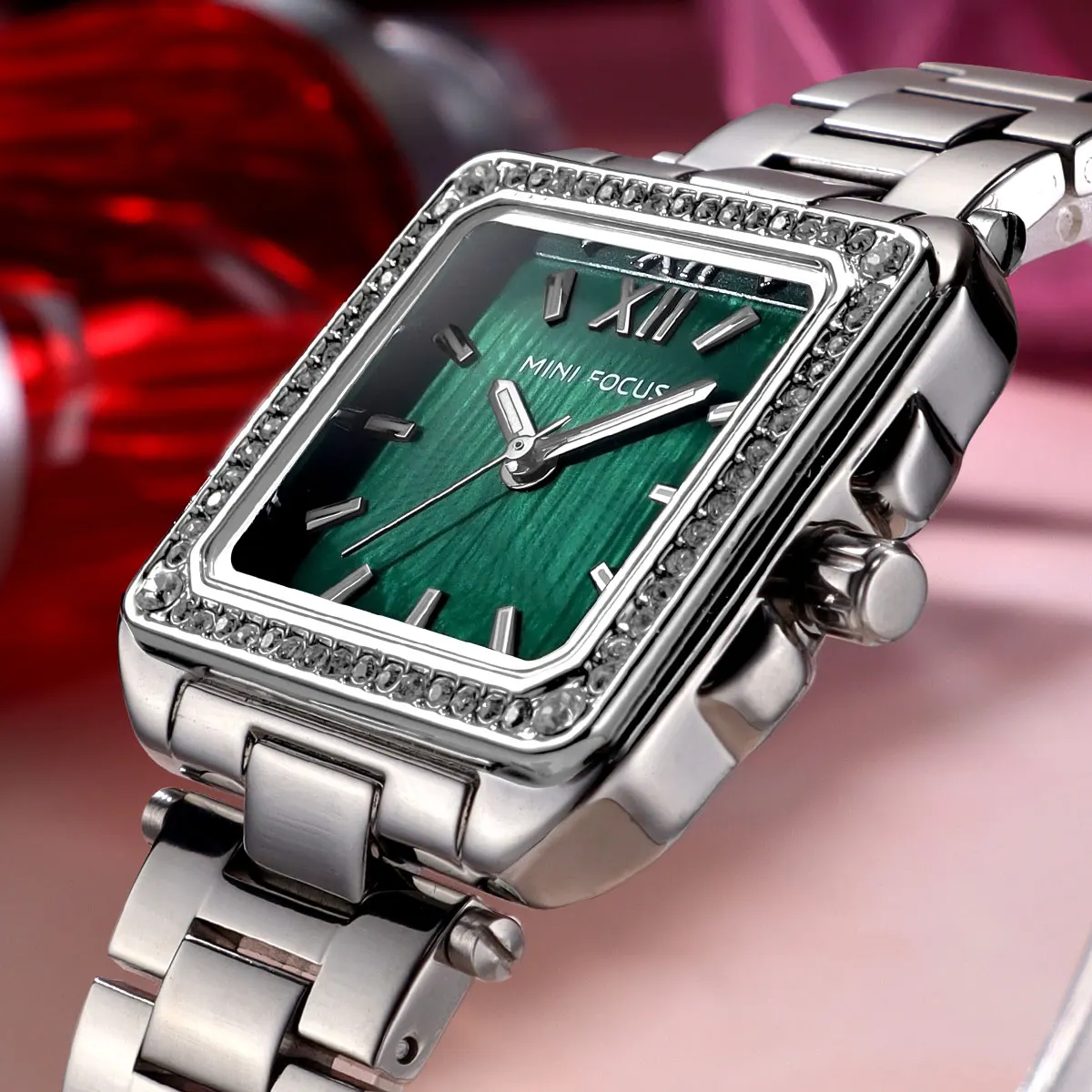 

MINI FOCUS Женские легкие роскошные часы с квадратным корпусом Перламутровый циферблат Ремешок из нержавеющей стали Светящиеся стрелки Relogios 0619L