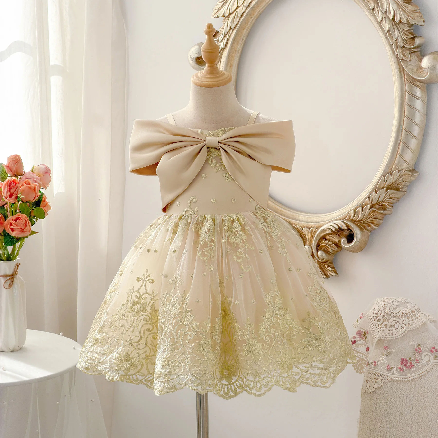 

HETISO Golden Embroidery Summer Girls Sweet Flower Sleeveless Fluffy Princess Dresses Casual Mesh Birthday Ball Gown For Kids
