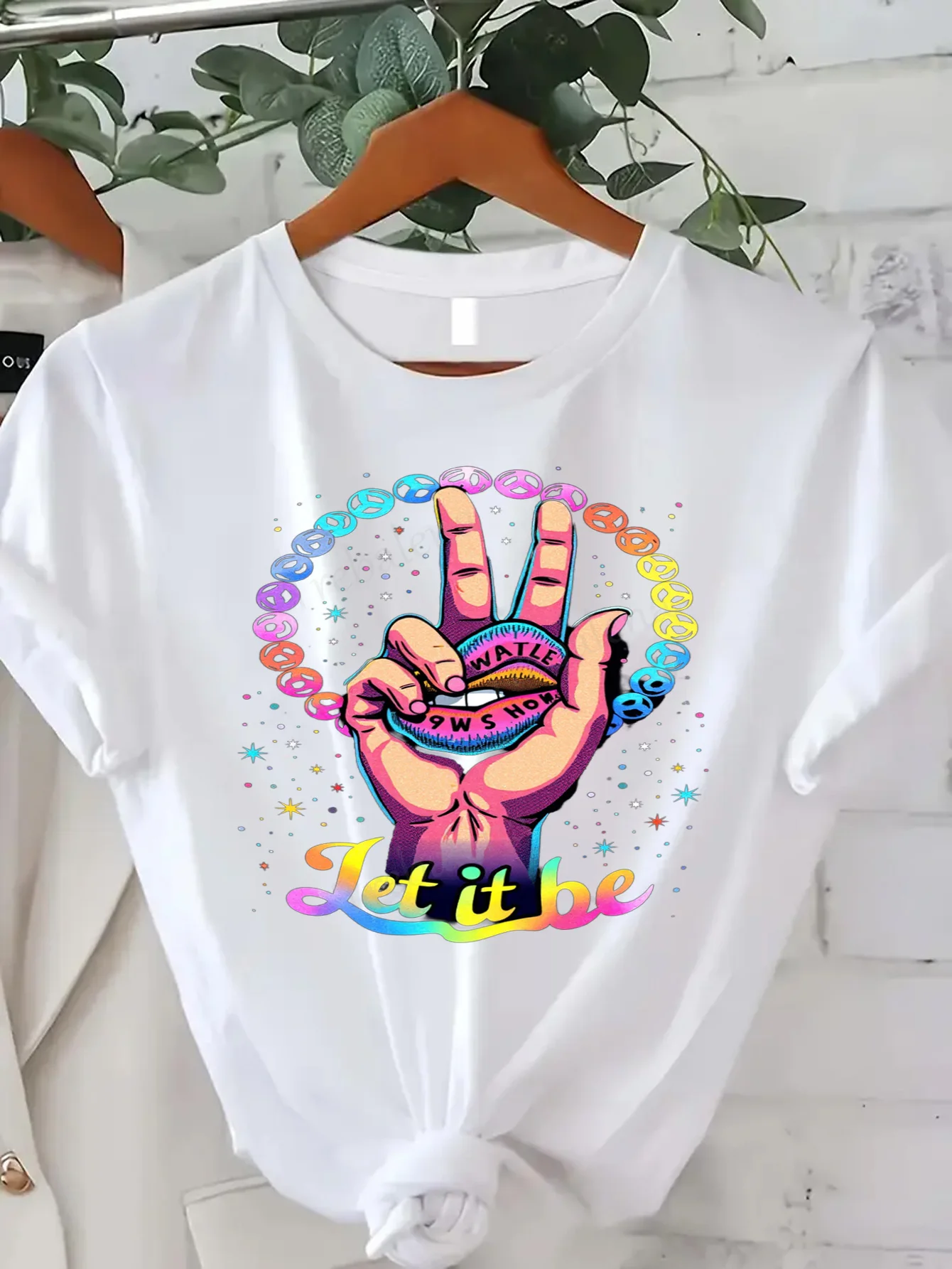 

Women T-shirt Peace Sign T-Shirt "Let It Be" - Retro Hippie Vibes for Women, 70s Style Graphic Tee