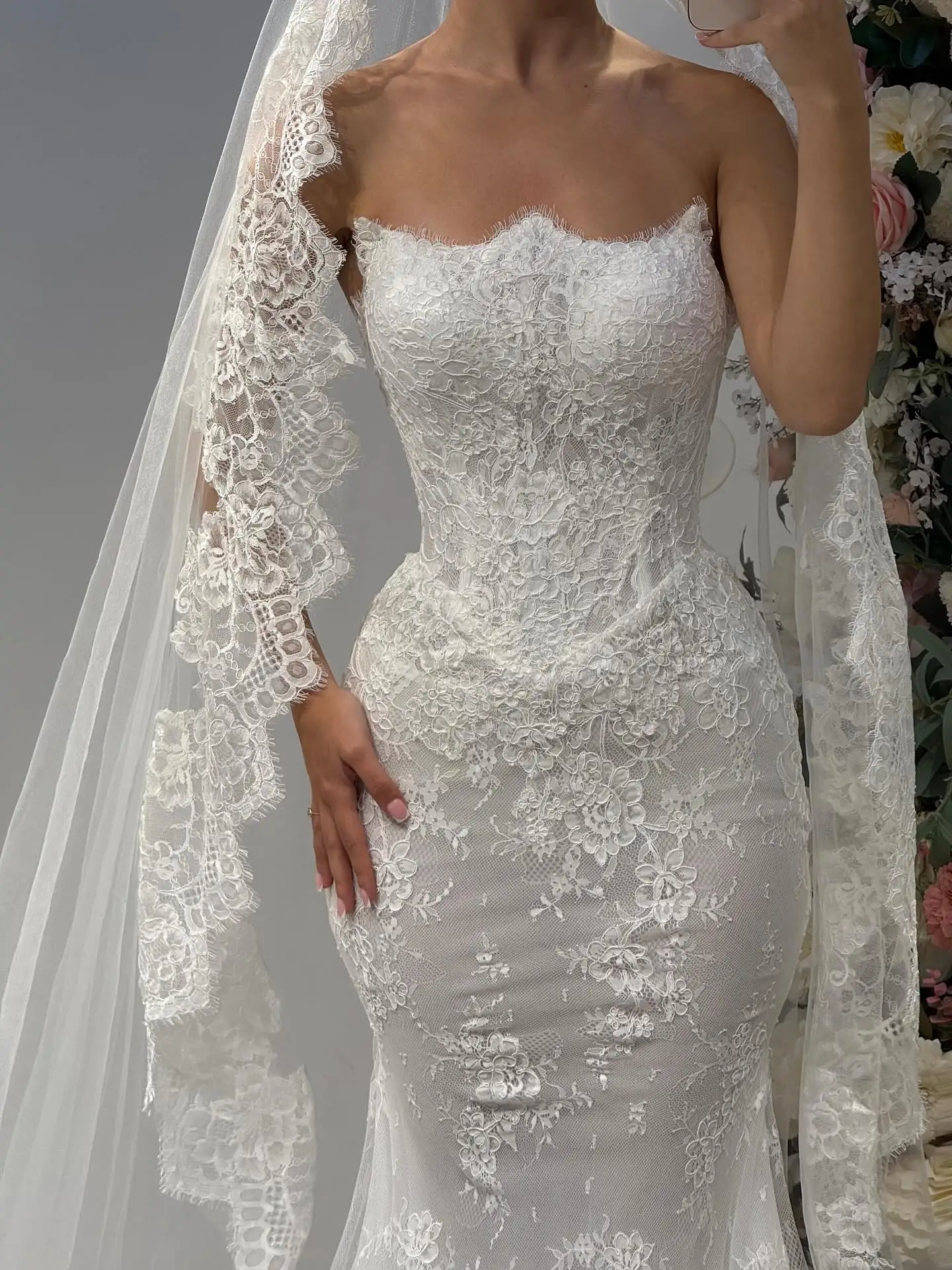 Sheer Fairy Wedding Dresses Elegant Strapless Lace Mermaid Corset Backless Dubai Luxury Bridal Gowns with Train SW549 Customized