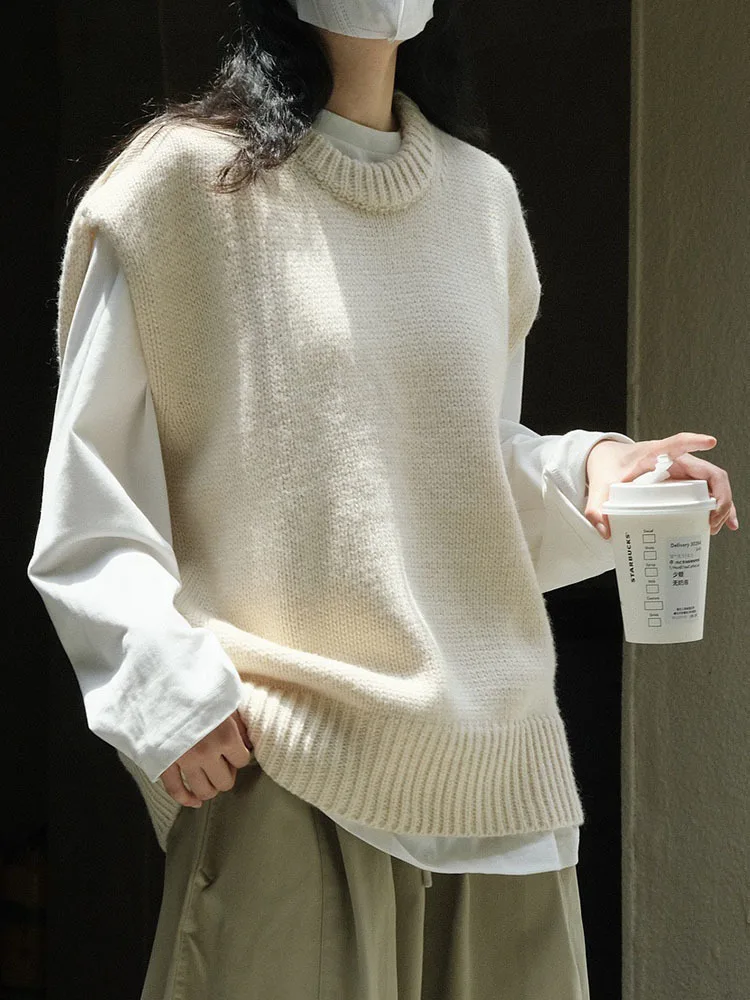 [EAM] Women Beige Big Size Knitting Wool Loose Fit Vest New Round Neck Sleeveless Fashion Tide Spring Autumn 2024 1DH3813