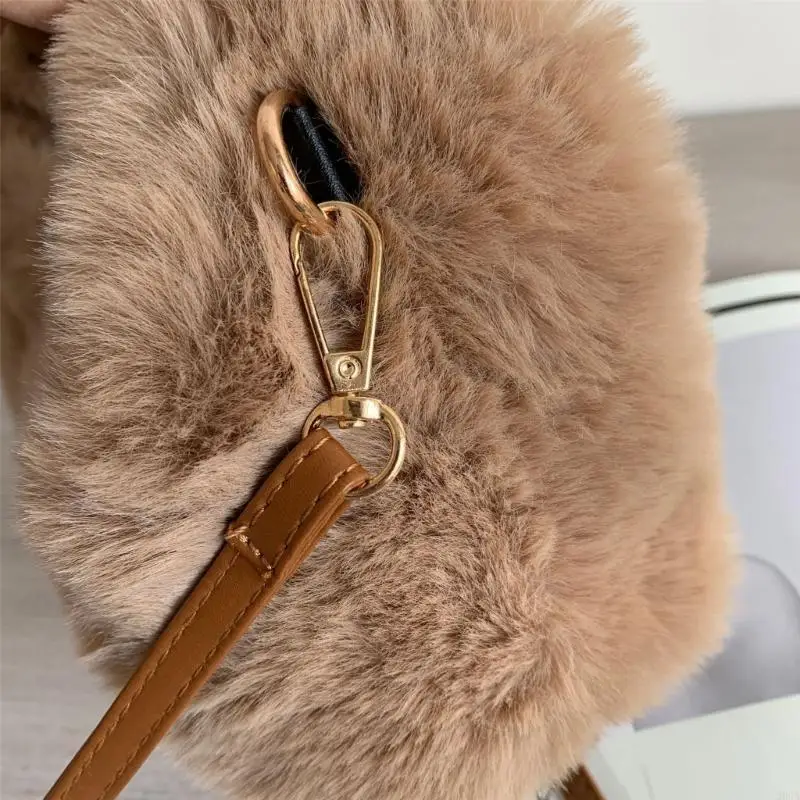 

Stylish Plush Crossbody Bag for Women Stay Fashionable in Autumn and Winter 20CA