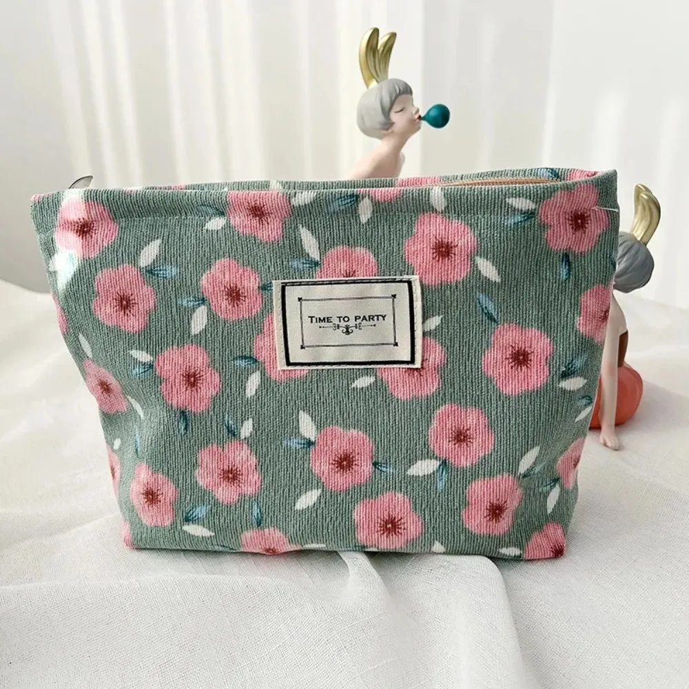 Women Fashion Simple Cosmetic Bag Makeup Bag Large Capacity Sanitary Napkin Canvas Storage Skincare Toiletry Organizer Pouch