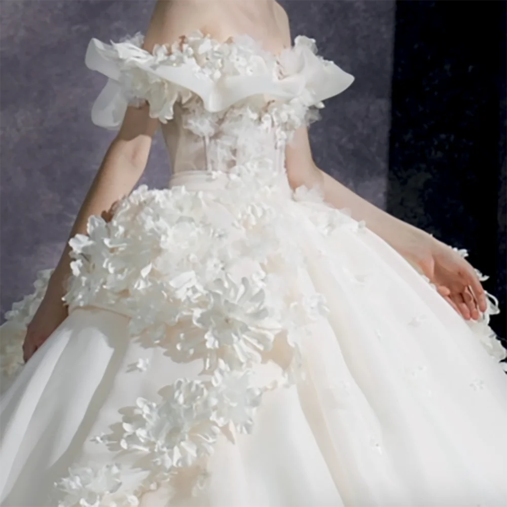 Luxuriöse schulterfreie Applikationen, ärmellose Blumen, A-Linie, Braut, Brautkleider, Brautkleider, individuell gestaltet