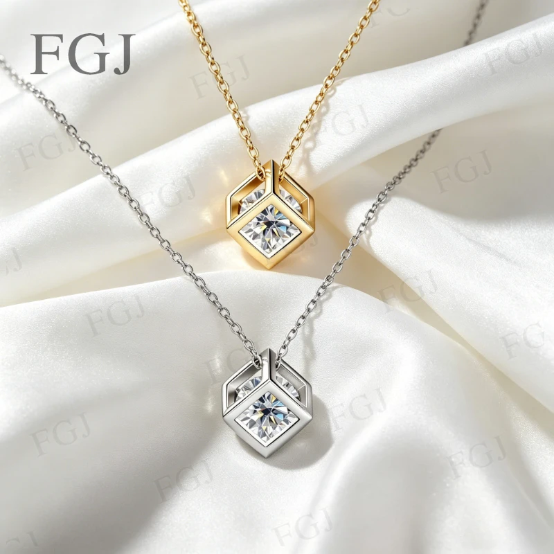 

Hollow Square Bezel Set Round Cut 0.5ct/1ct Moissanite Necklace 925 Sterling Silver D Color Luxury Gift Fine Jewelry for Women