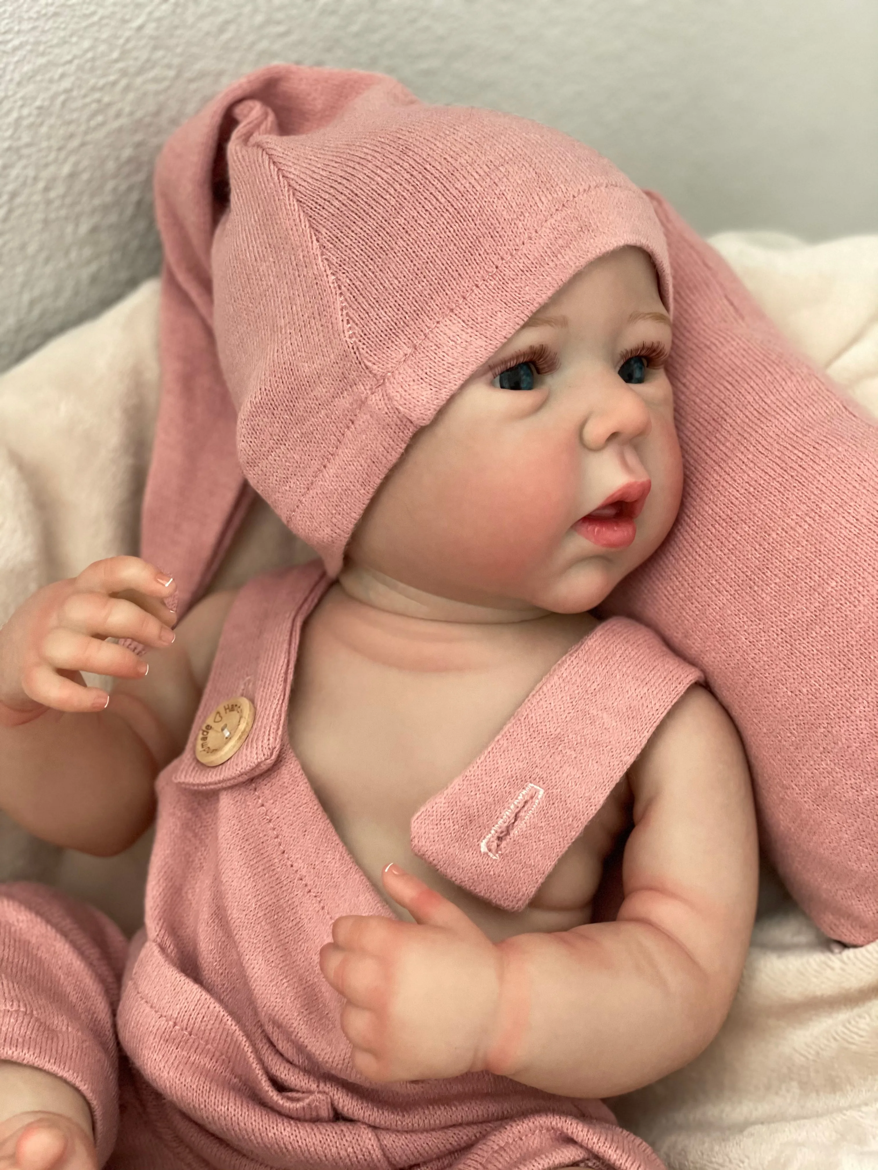 19 Inch Bebe Newborn Baby Doll Full Body Silicone Girl Handmade 3D Painted Skin Reborn Baby Doll Wit Painted Hair