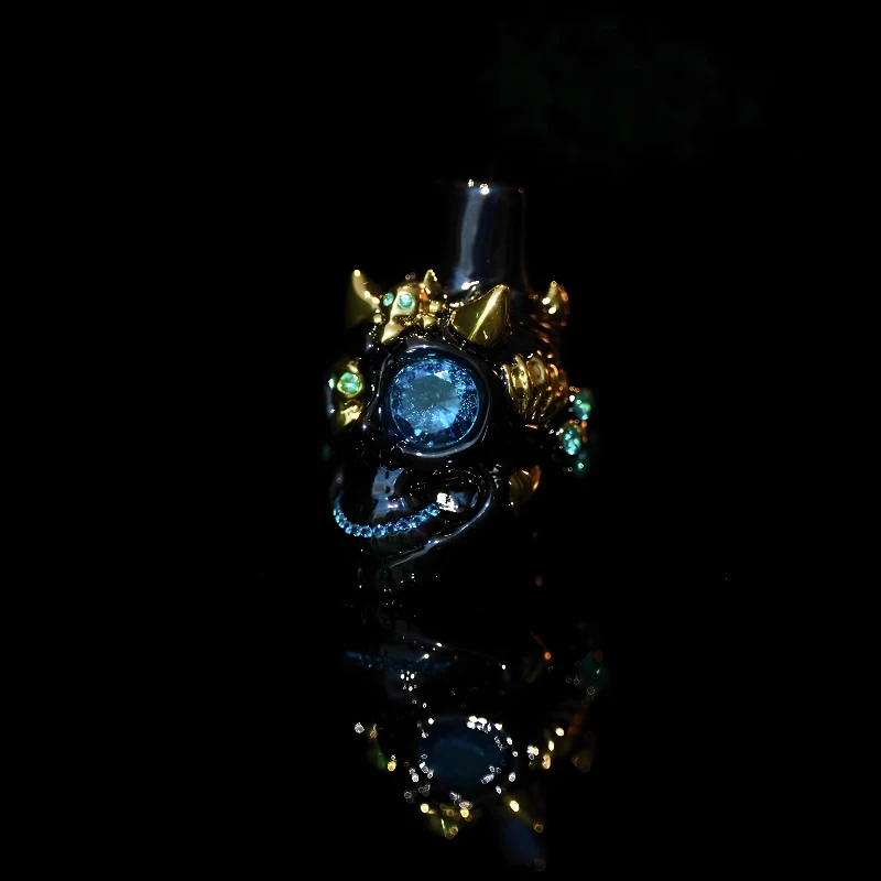 

18K Liu double horned skull crystal cigarette holder pure hand inlaid gemstone water