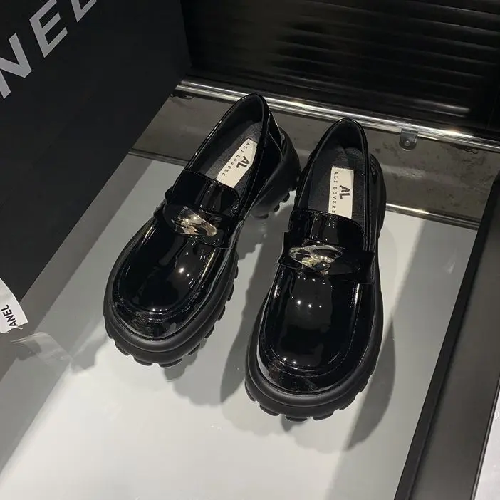 Mocassins com todos os fósforos com tamancos de pele para mulheres, sapatos casuais de plataforma, tênis de dedo redondo, estilo britânico, sapatilhas, oxfords, outono