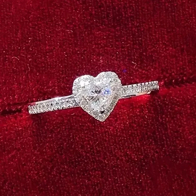 Huitan Shiny Silver Color Heart Rings for Women Simple and Stylish New Trendy Wedding Female Rings Fashion Party Gift Jewelry