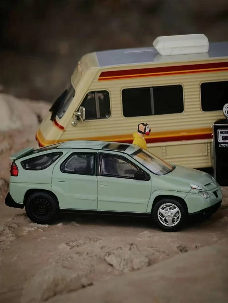 

1:64 Pontik Aztek green Limited1299 Diecast Collector's Vehicle Model Car