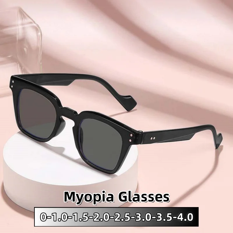 

Ultra Light Fashionable Square Myopia Sunglasses UV Resistant Driving Street Photography Lady and Gentleman Shades Glasses