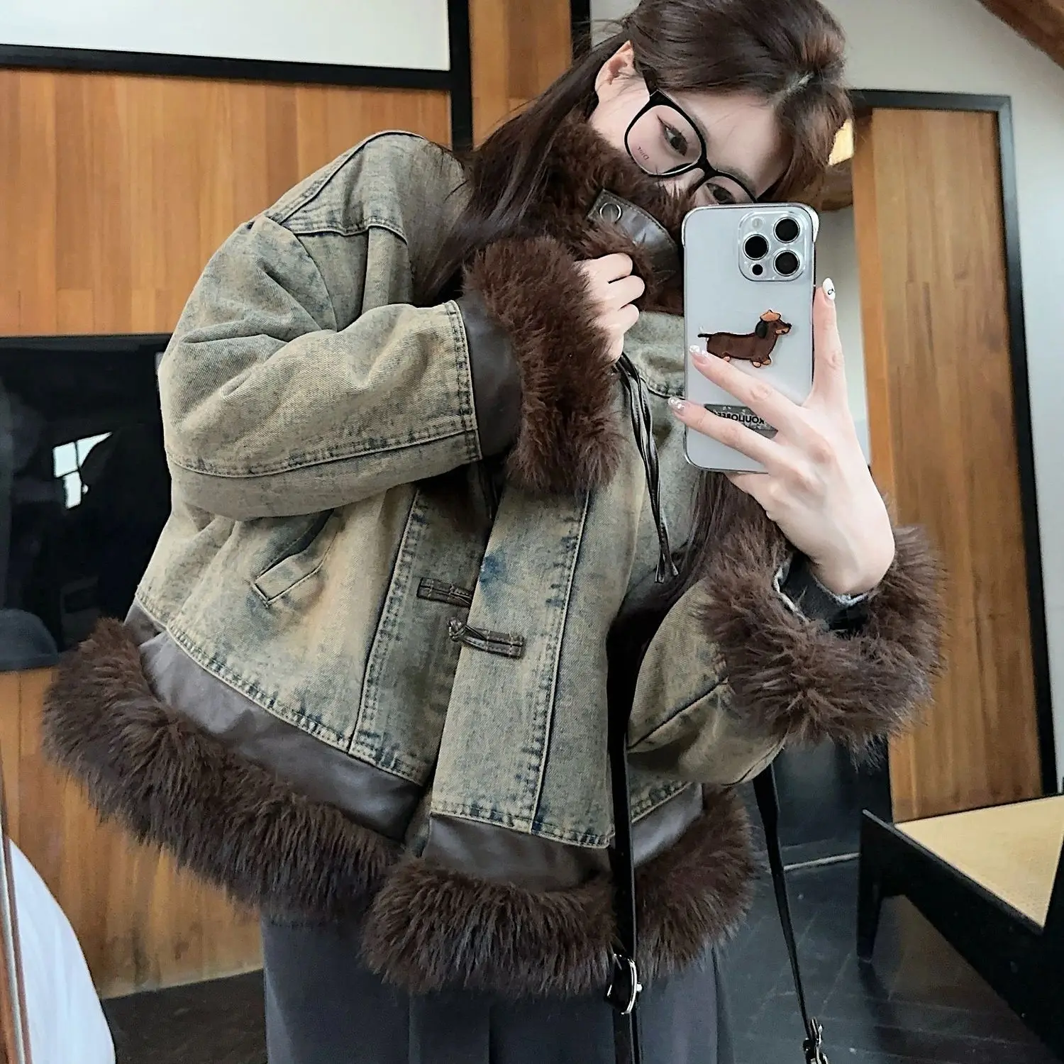 

New Chinese Style National Retro Denim Splicing Distressed Cotton Clothing Winter New High-End Foreign Style Furry Warm Jacket