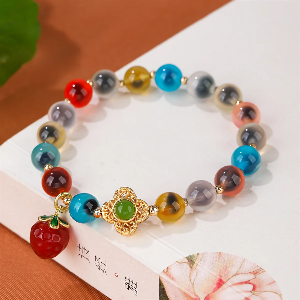 

Chinese Style Natural Sugar Heart Agate Bracelet Copper Accessories Four-leaf Flower Red Strawberry Hanging High-grade Jewelry