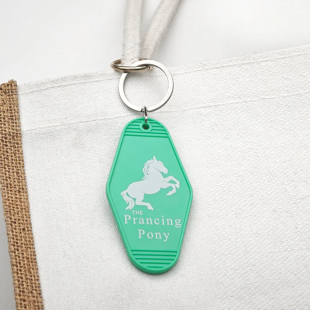 Der Prancing Pony Retro-Motel-Schlüsselanhänger, Fantasy-Film, Plastik-Schlüsselanhänger, Taschenanhänger, Sammlerstück, Geschenk für Fans – Detail 7