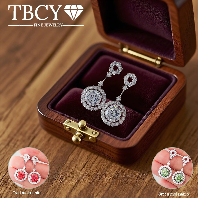 

TBCYD Роскошные круглые серьги-гвоздики с муассанитом 1/2 карата для женщин, серебро 925 пробы, цвет D, красный, зеленый драгоценный камень, классические ювелирные изделия для вечеринок с ореолом