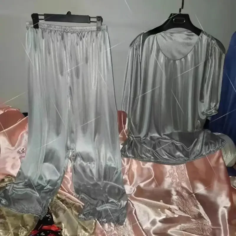 

Мужская сексуальная тонкая шелковистая глянцевая пижама на ощупь, комплект из двух предметов, женский комплект с коротким рукавом, мягкий свободный спальный топ больших размеров и брюки для дома