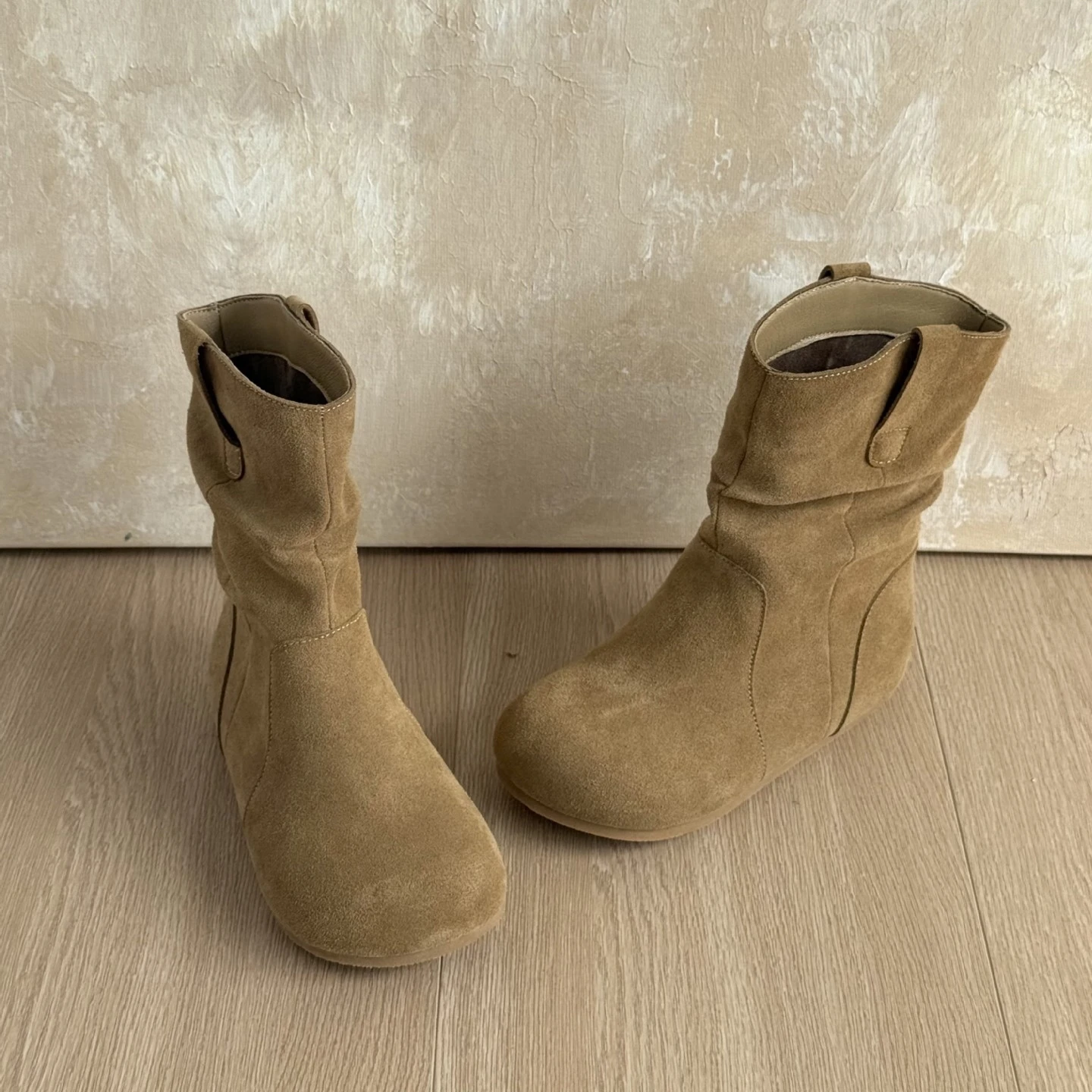 

Замшевые детские модные ботинки, зимние теплые короткие плюшевые осенние ботинки из мягкой воловьей кожи для девочек, детские зимние сапоги