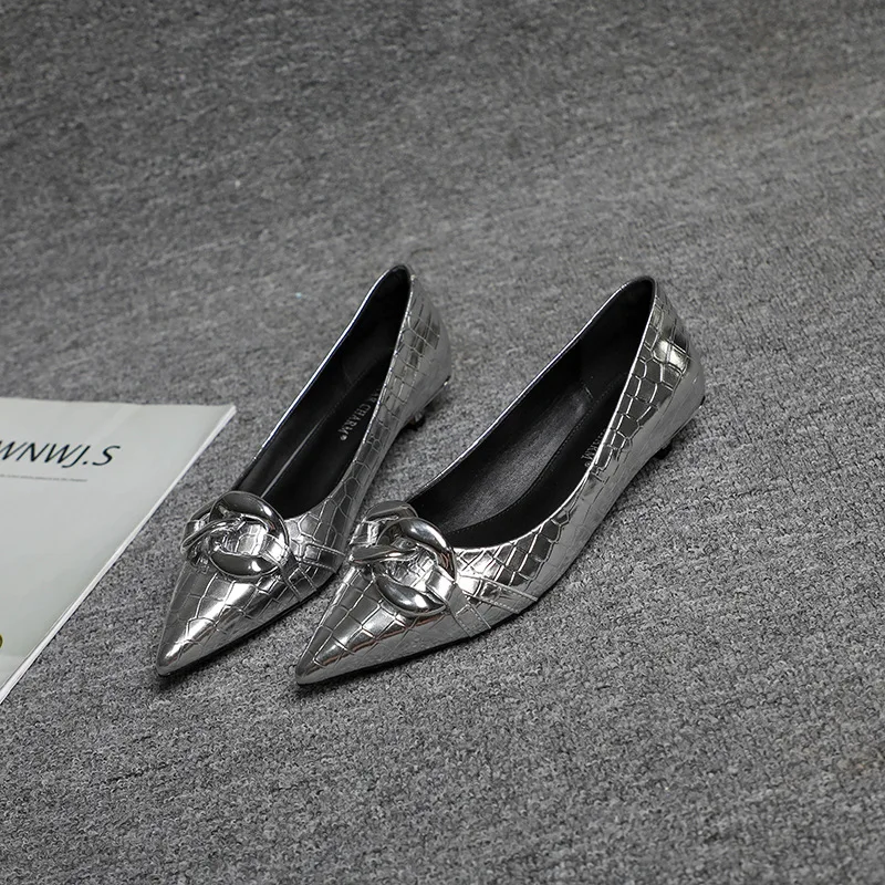 Pointed small heels, elegant work shoes, fashionable and versatile spring and summer, shallow chain single shoes for women