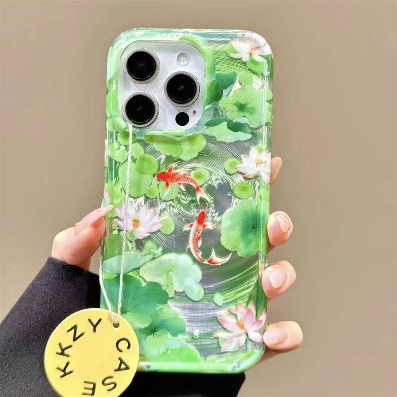 Perforierte Cyclone IND Lotus Koi Handyhülle im chinesischen Stil für iPhone 11 12 13 14 15 16 17 18 Pro Max – Detail 2