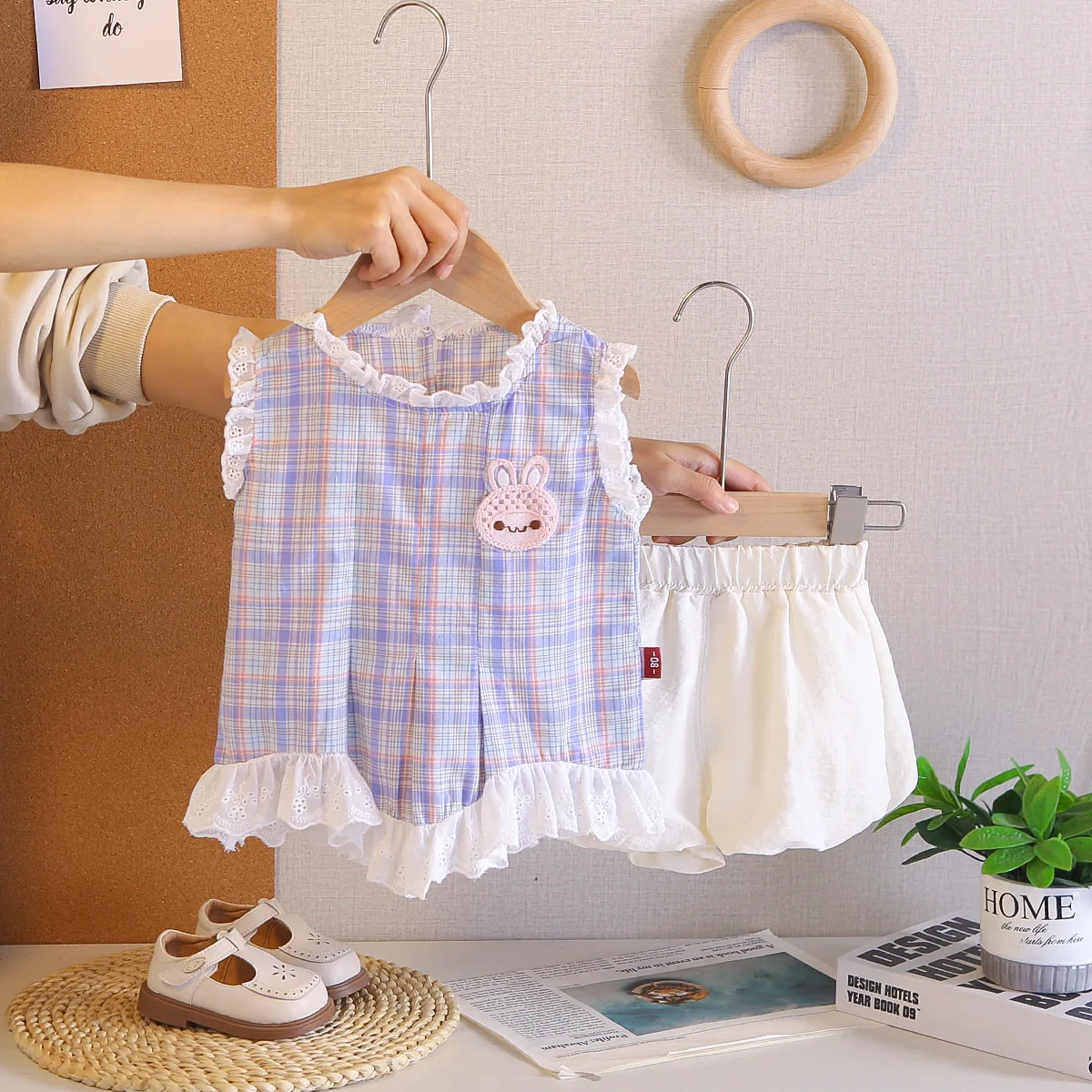 

Комплект из 2 предметов для маленьких девочек: топ без рукавов с кружевной отделкой и бантом и подходящие шорты, милый летний наряд для повседневной носки, вечеринок и отпуска