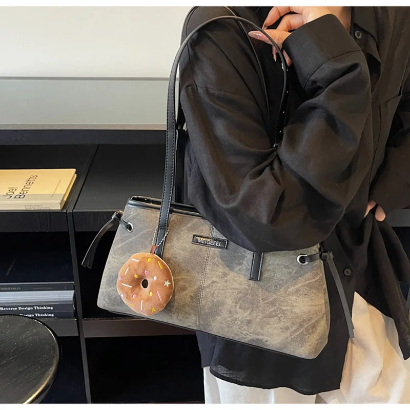 

Fashion Dyeing Shoulder Bag Retro Simple Large Capacity Underarm Bag Women's Texture Commuter Handbag 2025 Autumn/Winter New