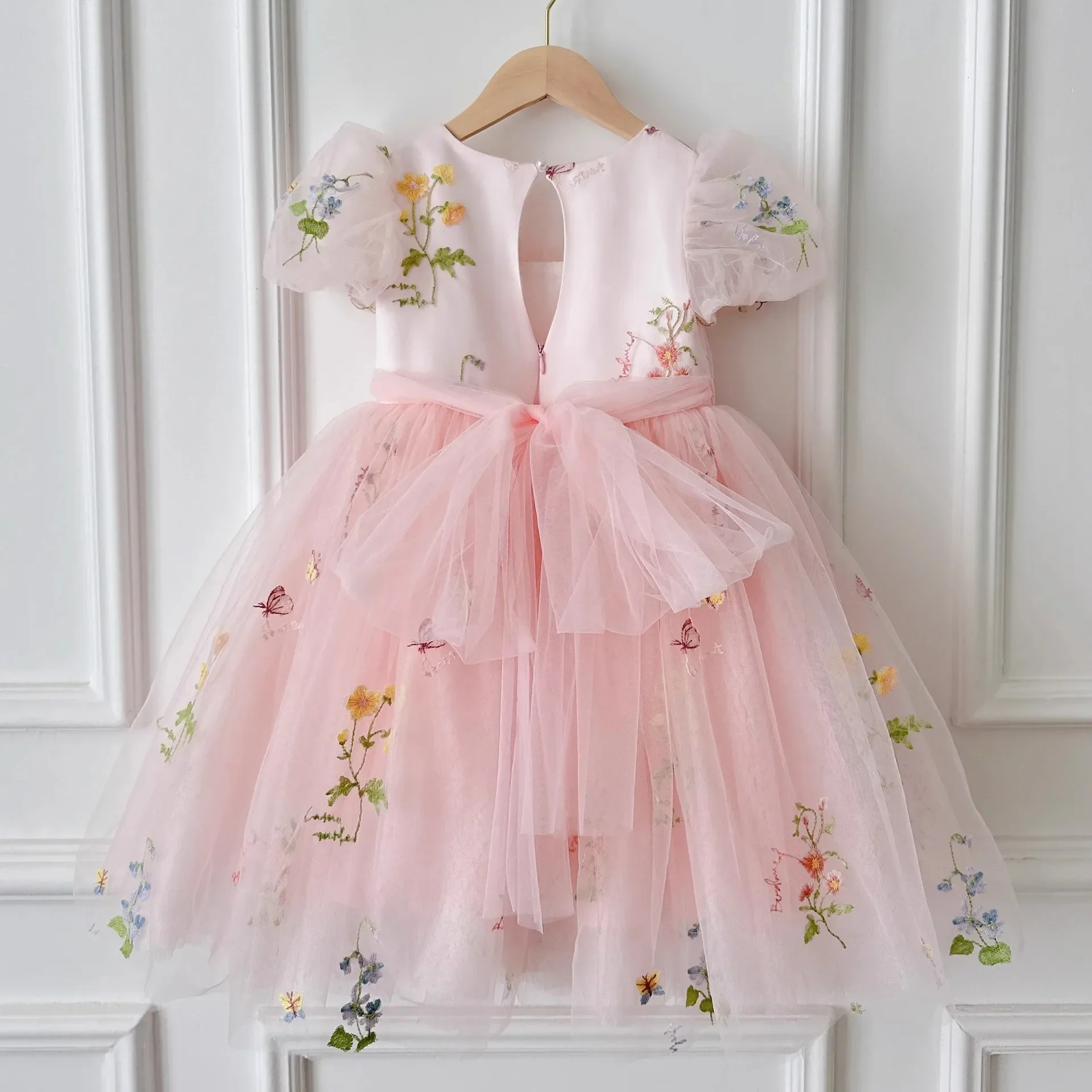 2025 Girls Dress Spring Stylish Princess Dress Embroidered Puff Sleeve Dresses Little Girl Holiday Tutu Clothes Costumes for Eid