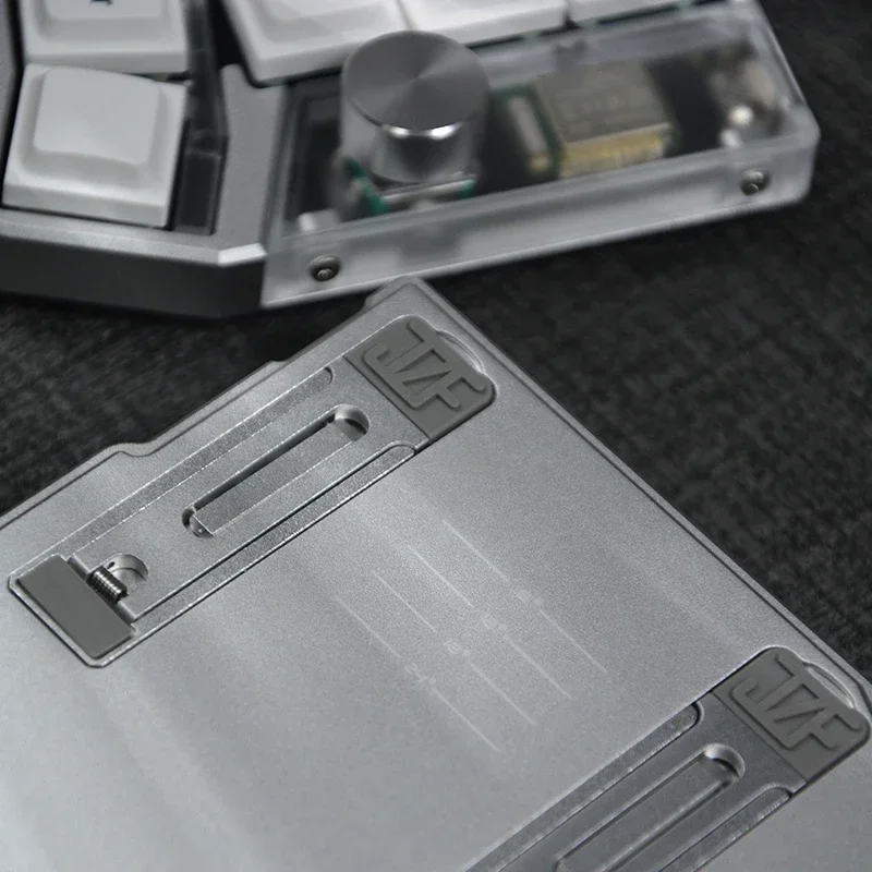 

Jezail Funder Cornix Split Keyboard Dual Mode Low Profile CNC Aluminum Case With Knob Wireless Mechanical Keyboard Support Vial