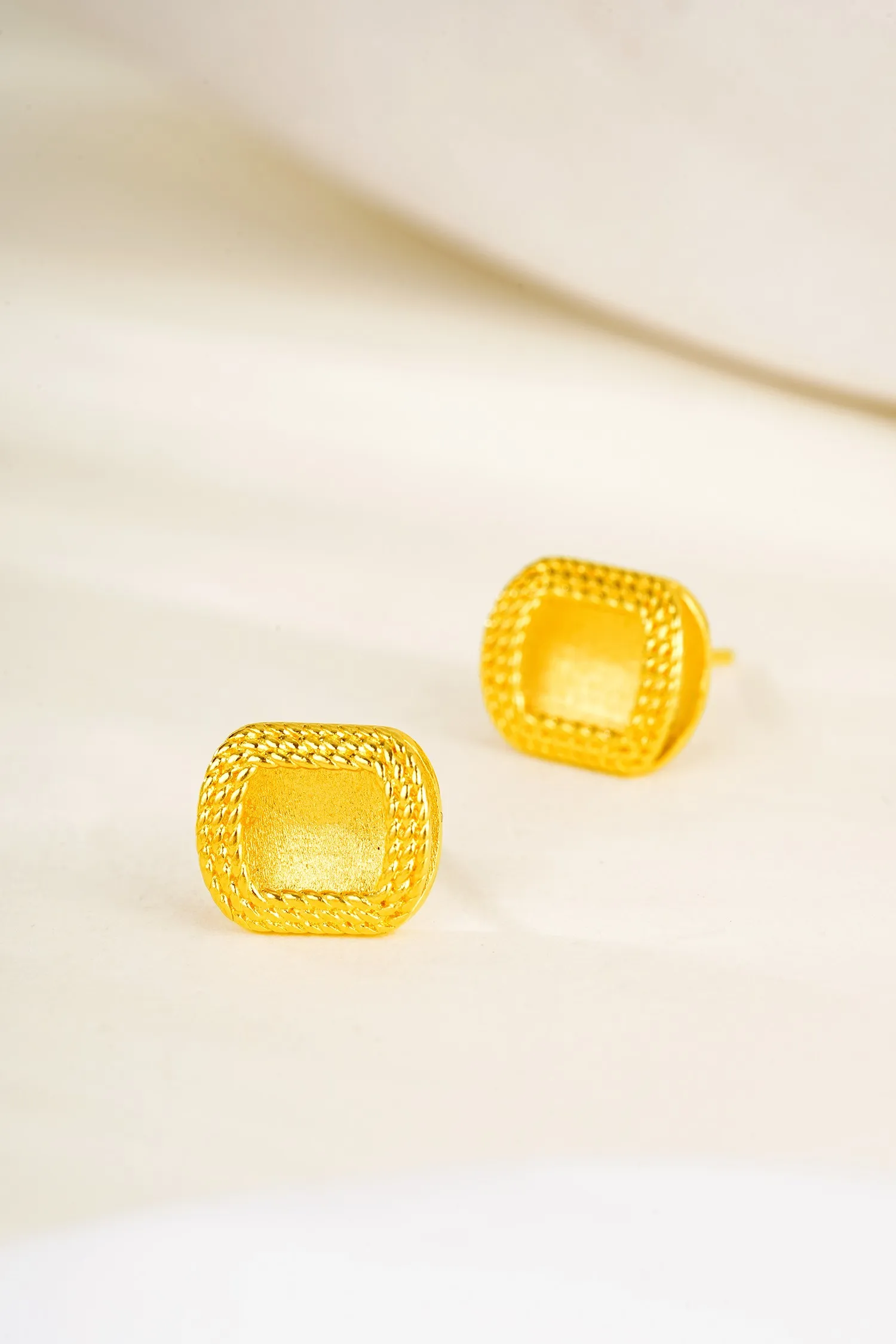 

Lium Gems, 24-каратное золото, квадратные серьги-гвоздики для женщин и мужчин, гипоаллергенные серьги из стерлингового серебра 925 пробы, модные массивные украшения