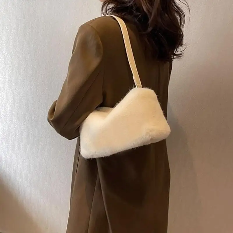 

Versatile Plush Tote Bag Convenient Compartments Handbag Suitable for Women 20CA