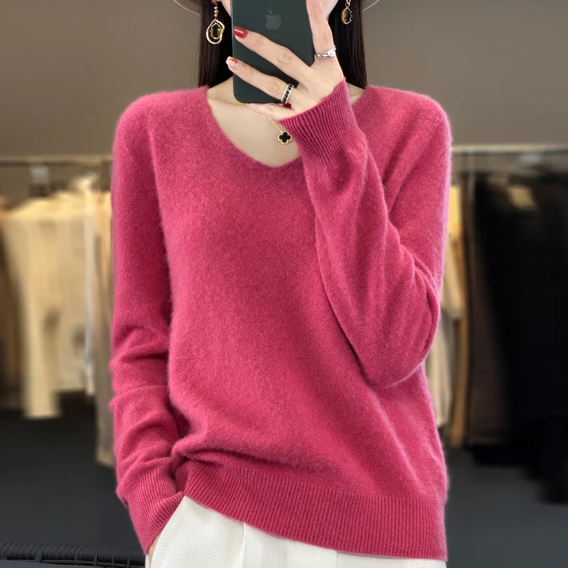 Women\'s 100% pure wool soft sweater seamless V-neck solid color pullover in autumn and winter basic casual cashmere knit top.