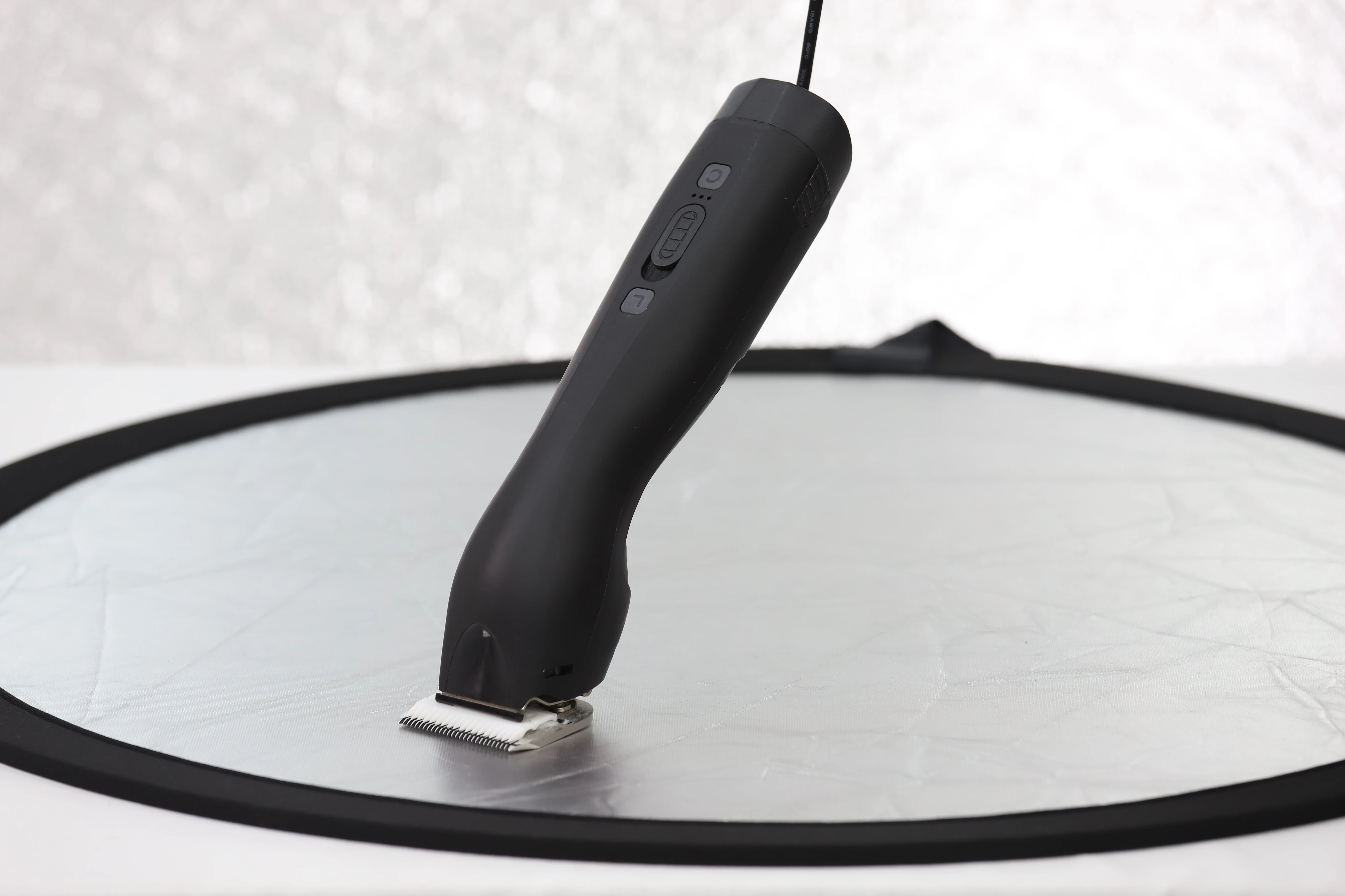 มอเตอร์ไร้แปรงถ่านอันทรงพลัง ไฟ LED กันน้ํา First A5 Blade Clipper Horse Grooming Animal Clipper