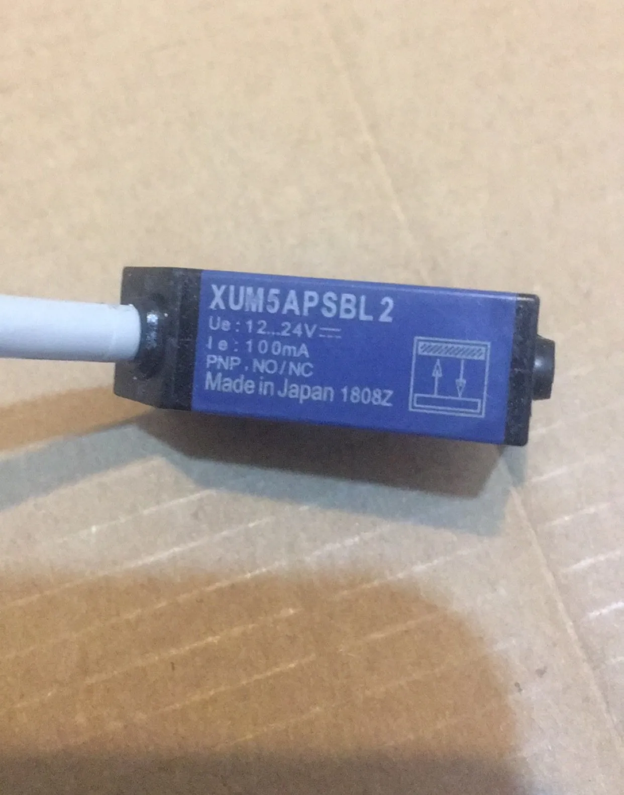 

New Original XUM5APSBL2 PNP NO NC Photoelectric Switch Sensor Replacement XUM5APCNL2