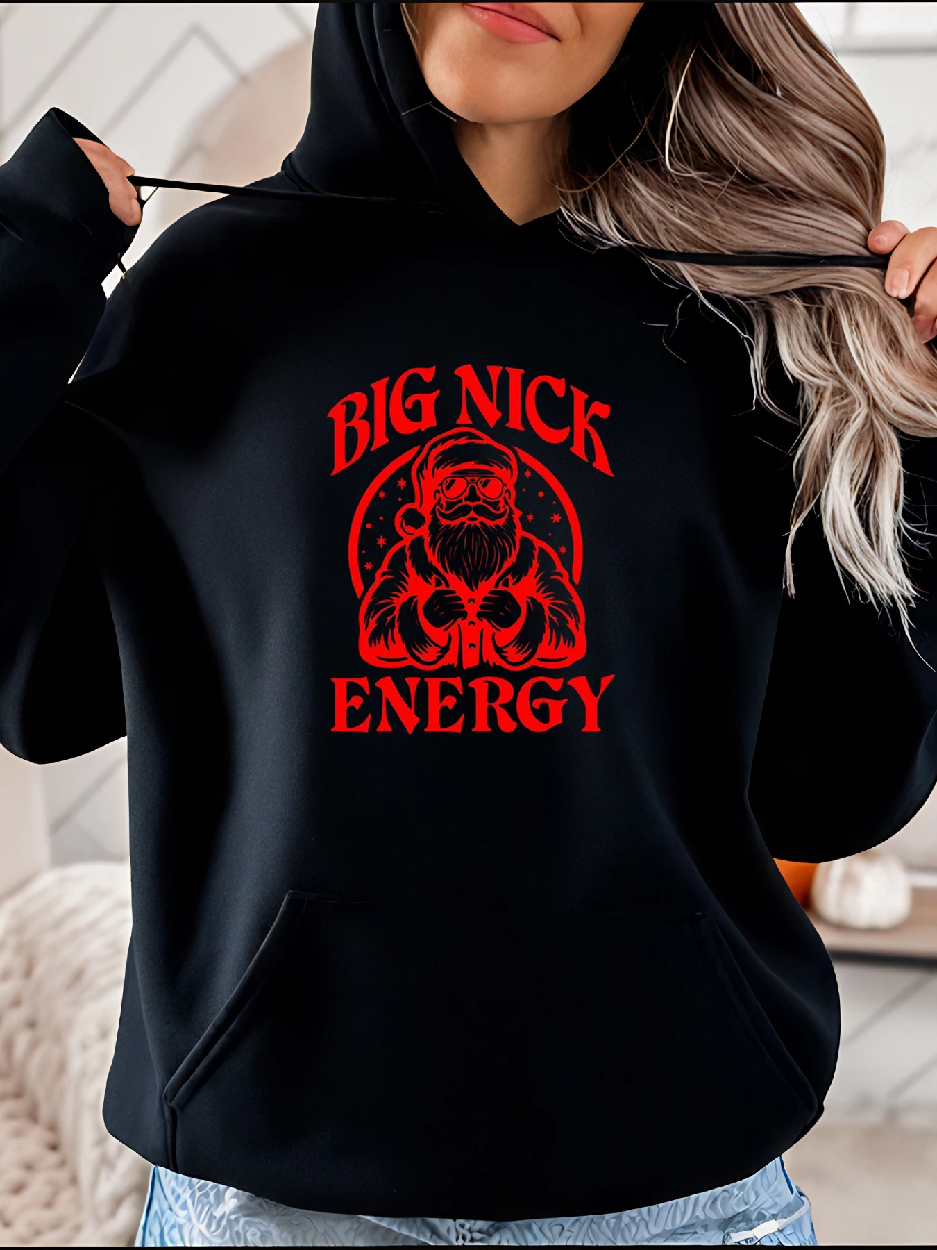 سويت شيرت بقلنسوة مطبوع عليه Big Nick Energy Santa كاجوال لعطلة عيد الميلاد للسيدات