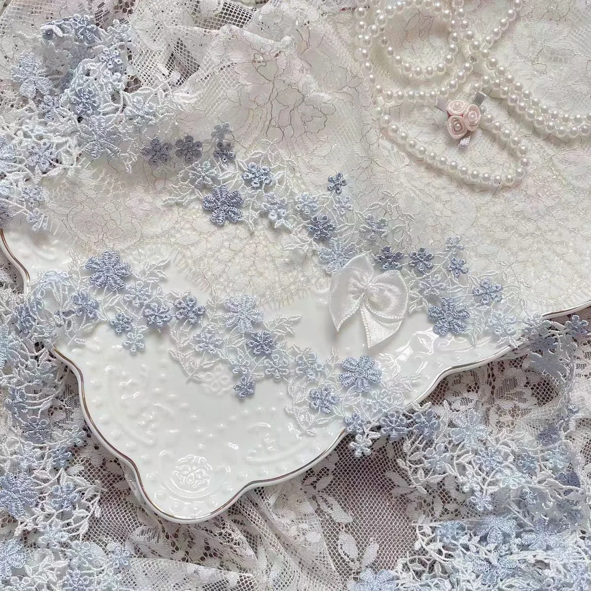 

11Yards 4cm Width Shiny White Blue Hollow Flower Venise Diy Venice Lace Clothing Accessories Of Various Garment,Bra.Skirt