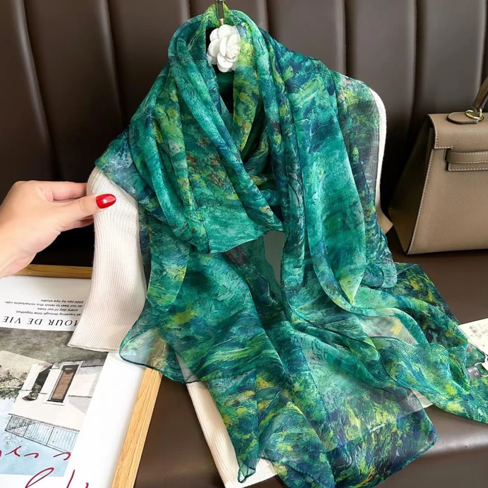 

1805* 130cm Fashion Style Silk Scarf The Four Seasons Muslim Headcloth Women's New Luxury Print Bandanna Outdoor Sunscreen Shawl