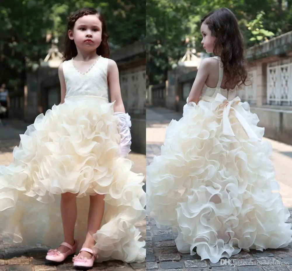 Customized New Arrivals Flower Girls Long Sleeves Ball Gowns with Beading Sash Elegant Wedding Girls Holy Communion Dresses