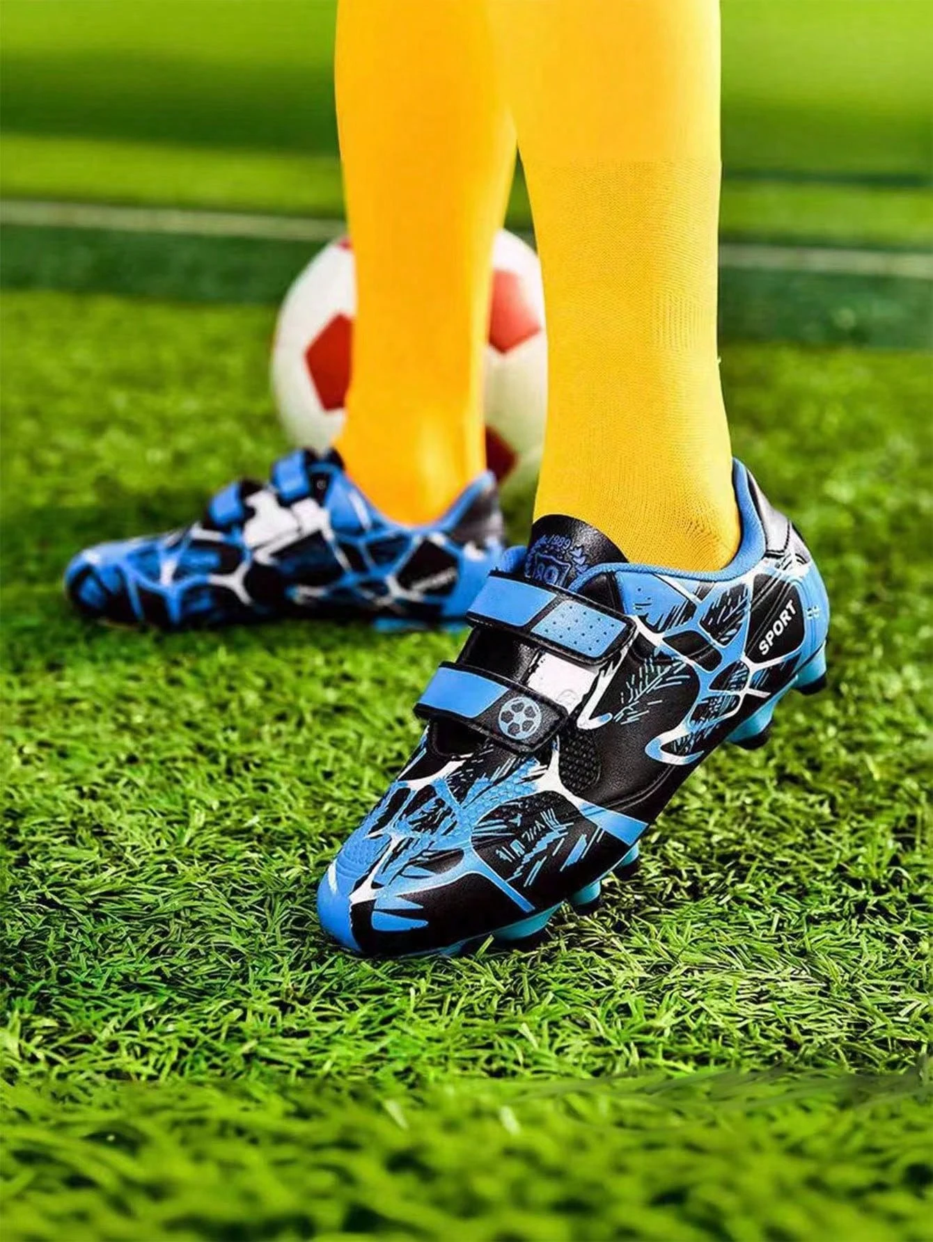 

Boys' soccer shoes, low cut soccer shoes, grass anti slip training sports shoes, outdoor shoes