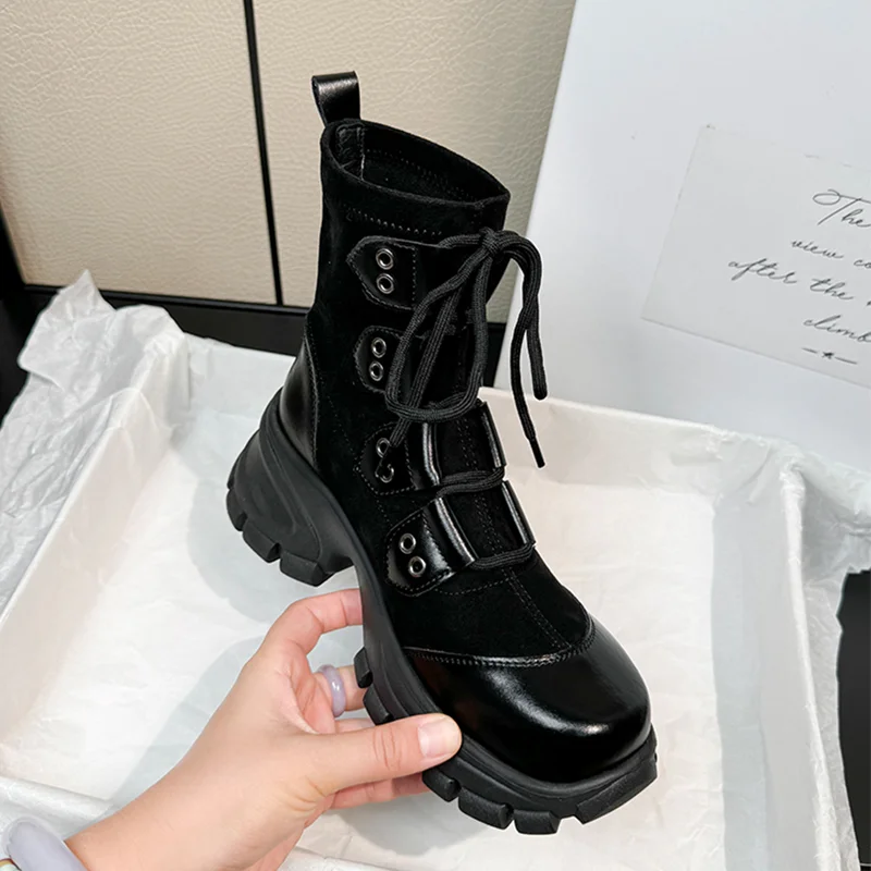 حذاء من الجلد للنساء بكعب عالٍ أحذية رياضية 2025 مصمم الشتاء بدعة الدانتيل يصل قصيرة تشيلسي الأحذية مضخات جديدة القوطي Mujer بوتاس
