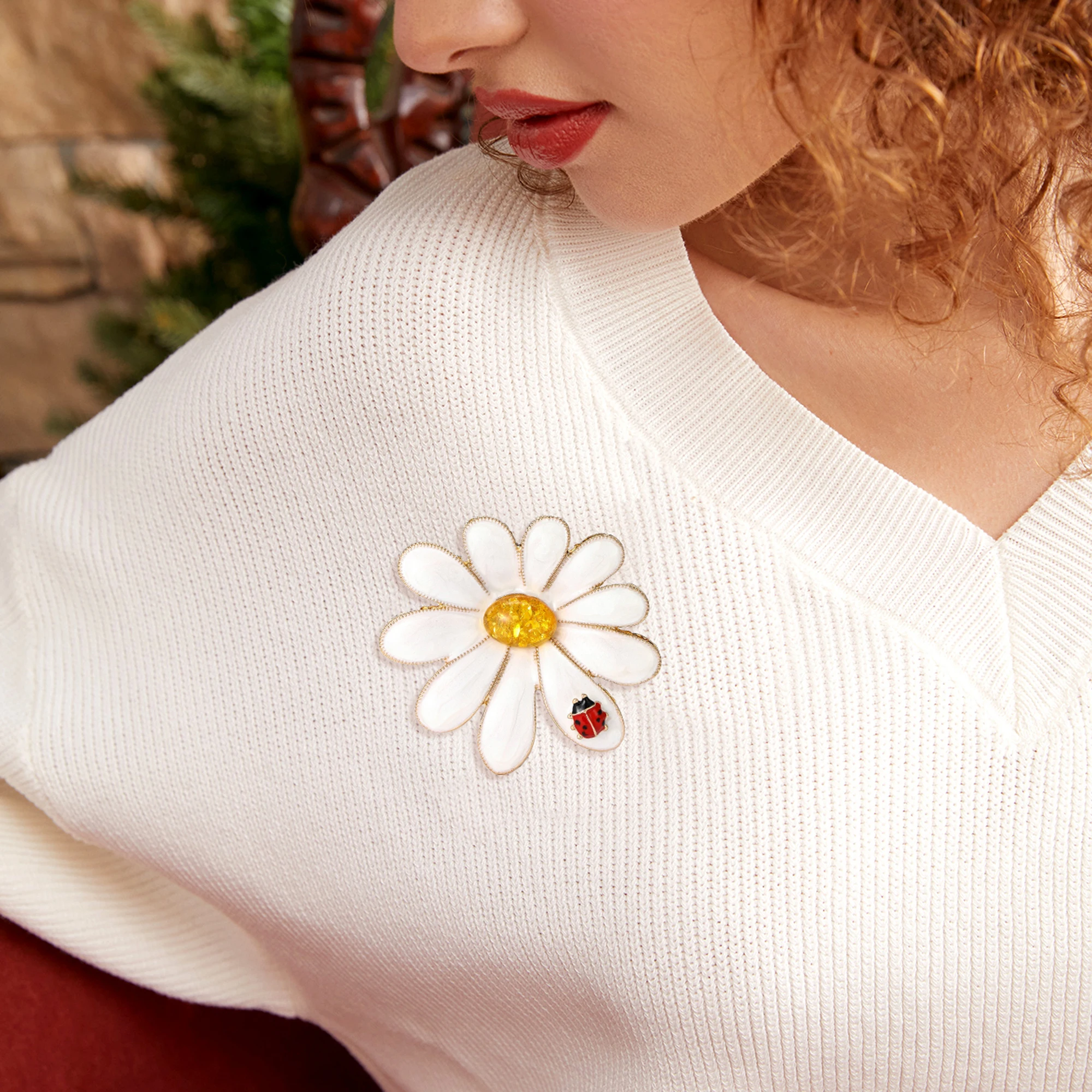 

Beaut&Berry Trendy Enamel Ladybird Daisy Brooches for Women Unisex Plant Pins Casual Party Accessories Gifts Decoration