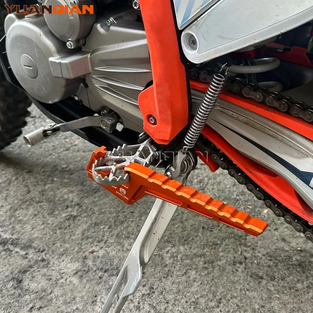 For 250EXC 300EXC 250/300 EXC SIX DAYS 2017-2024 2025 2026 Passenger Foot Peg Extensions Extended Footpegs Motocross Accessories