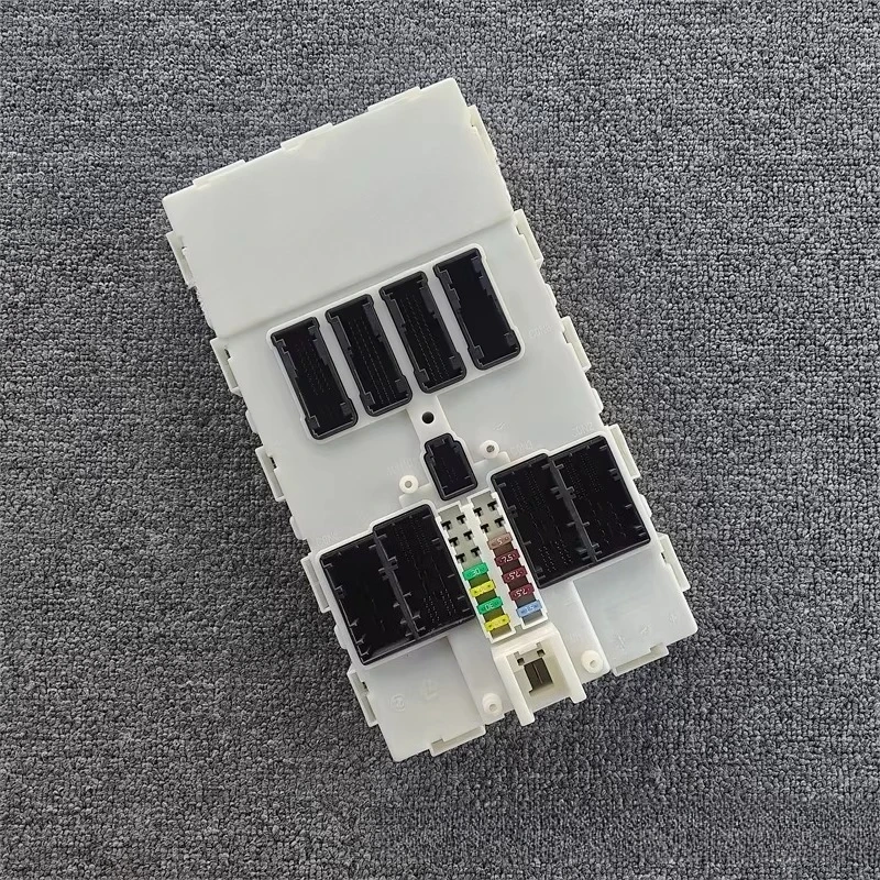 

Big White Box BDC-1 for BMW 1 2 3 4 Series X1 X2 X5 X6 F39 F35 F33 F49