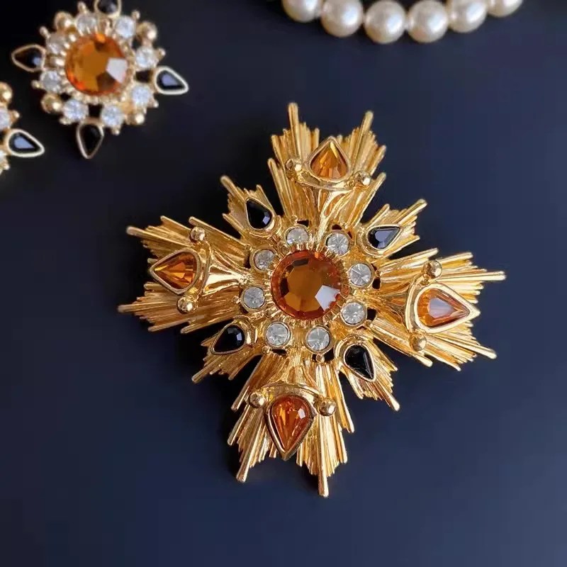 Pre-loved Vintage Western Antique Brooch Cross Vintage Star Crystal Corsage Coat Suit Pin Dress Accessories