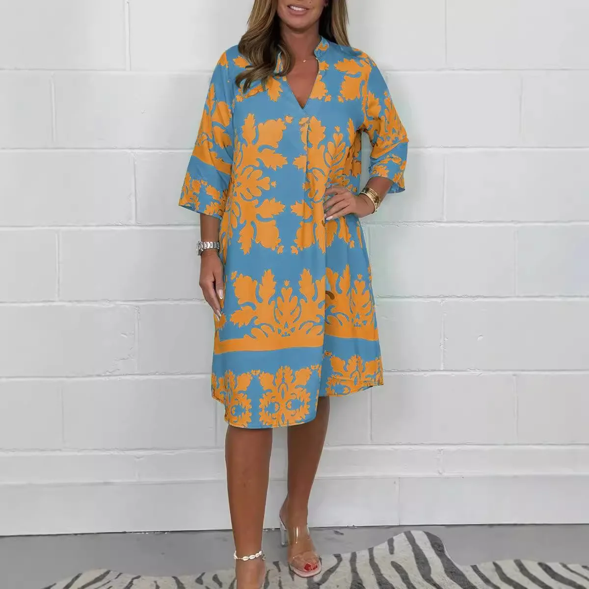 Lente Herfst Nieuwe V-hals Print Zeven Kwart Mouw Onregelmatige Zoom Groen Blauw Kleur Bijpassende Vrouwen Jurk Elegante Mode Stijl