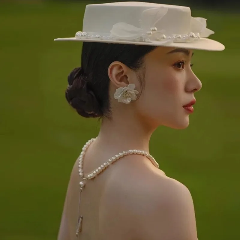 

Satin Flower Bride Top Hat European Flat Top Travel Photography Studio Flower Hat Accessories