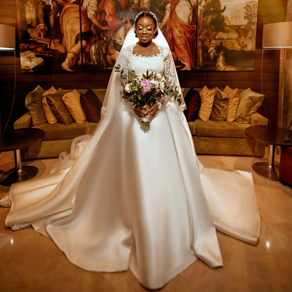 Vestido de novia elegante, prenda de lujo con cuello redondo, longitud hasta el suelo, talla grande