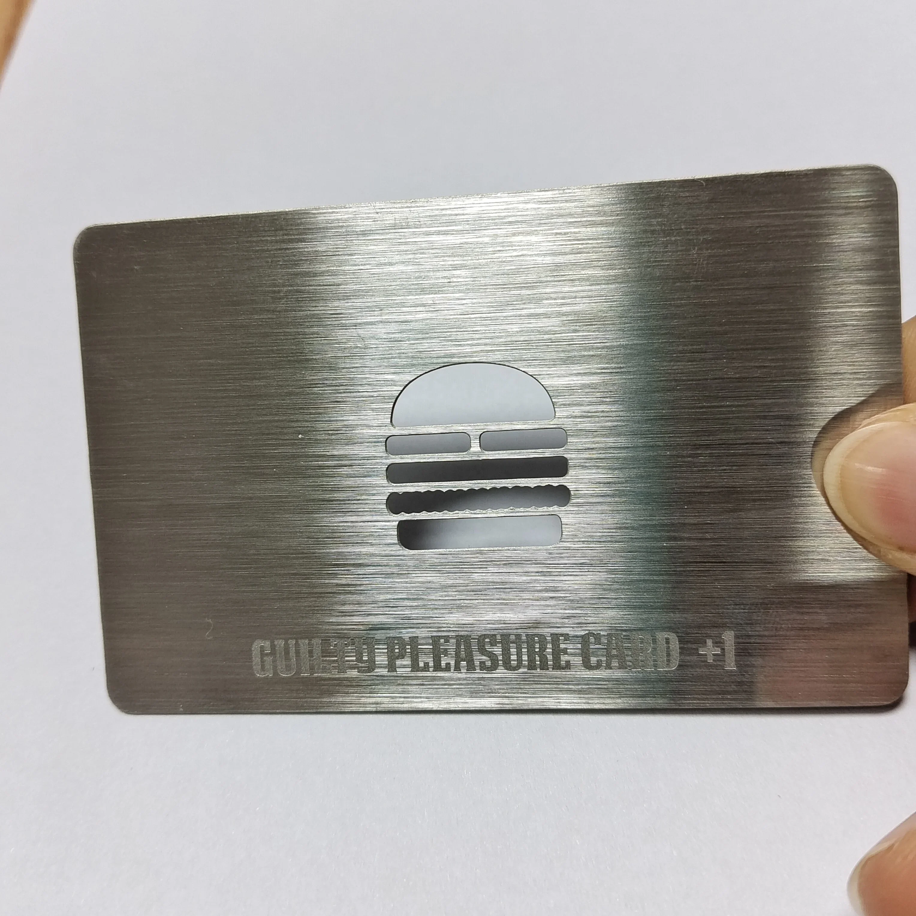 شعار مخصص الفولاذ المقاوم للصدأ Cr80 بطاقات معدنية فضية بطاقة عمل بالجملة نوعية جيدة بطاقة عمل فارغة في الأوراق المالية