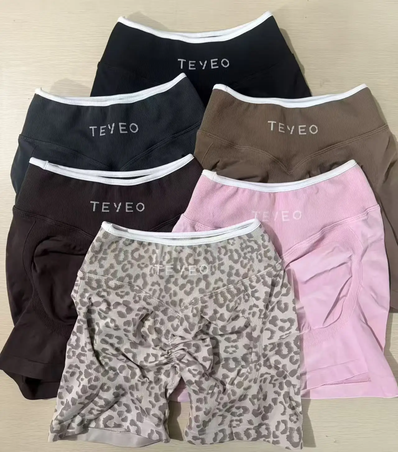 Shorts Sculptants Taille Haute pour Femme à Effet Scrunch, Séchage Rapide, Sexy, pour Yoga, Course, Sport et Fitness, Design Trois Points