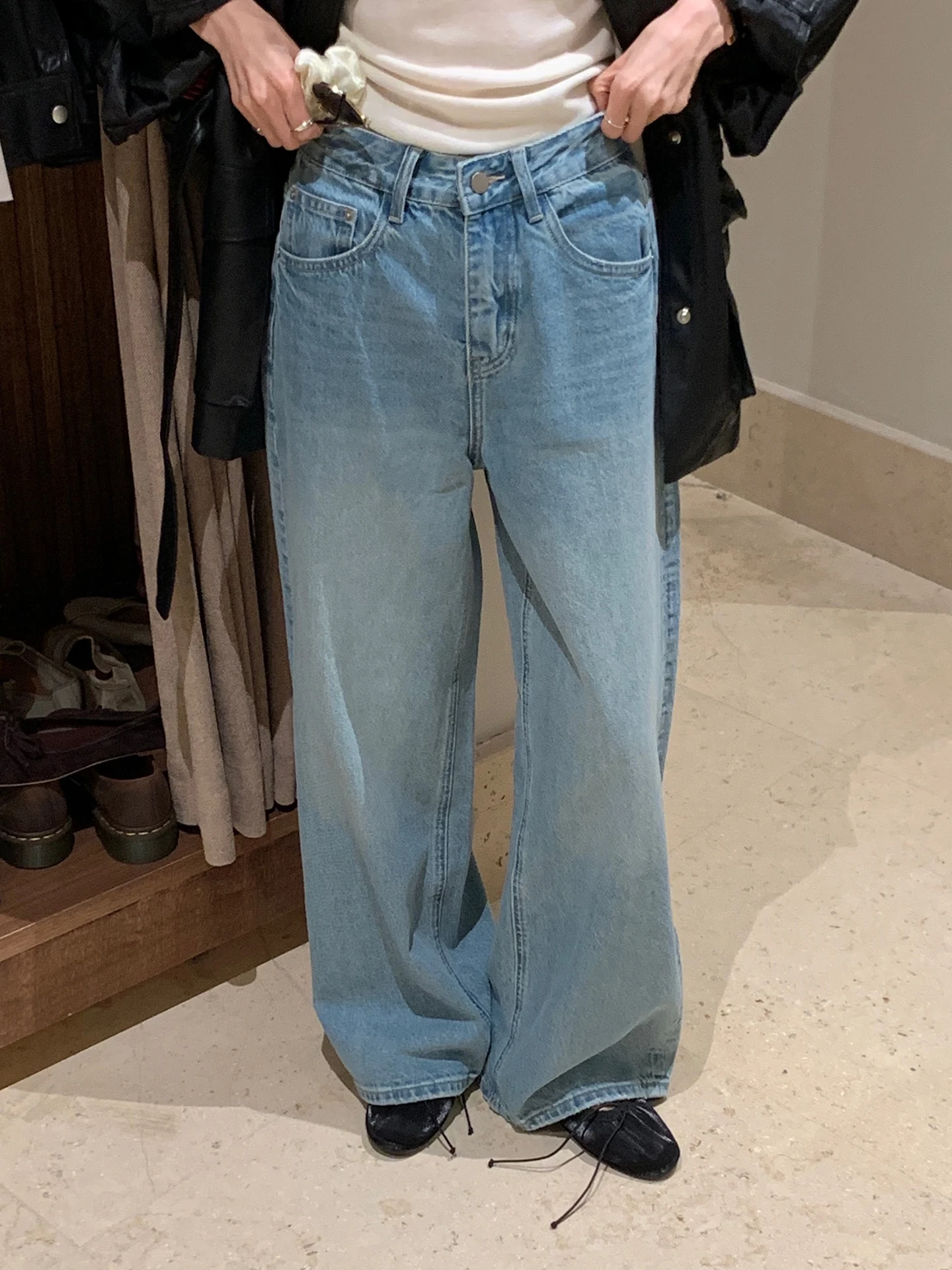 

Джинсы BRIVIN корейского дизайна, светло-голубые, женские, с высокой талией, облегающие, повседневные брюки, весенняя новинка, с дизайнерскими карманами