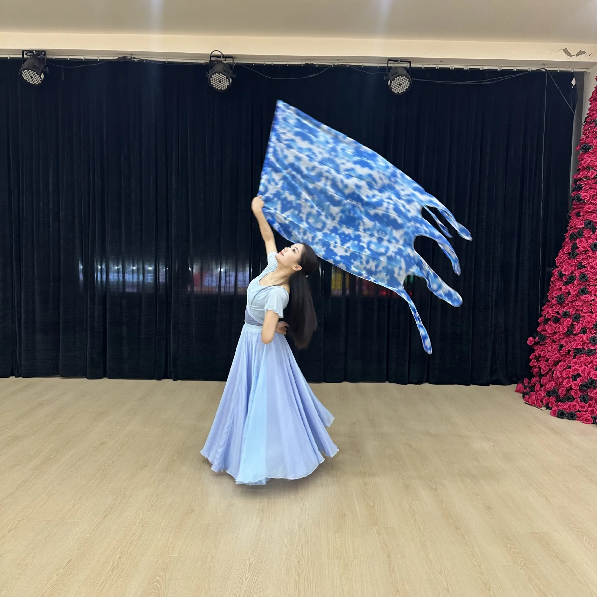 

Telescopic Sticks Belly Dance Accessories Props Scalable Rods Lightweight Colorful Scarves Flag Portable White Blue Color